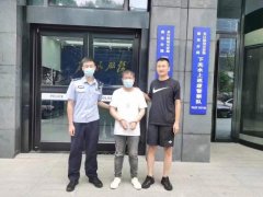 民警调处纠纷揪出一网上逃犯