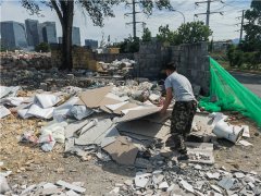 青岛崂山中韩：严查乱倒垃圾行为 维护市容环境整洁