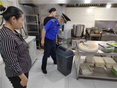 青岛崂山区综合执法局开展六五环境日宣传活动，倡导生态文明