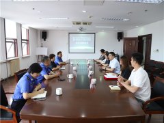 崂山区综合行政执法局到“双报到”社区开展“党建引领聚合力 走访慰问老党员”共建活动