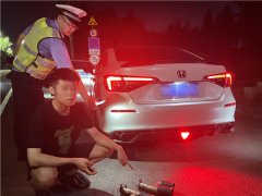 整治“飙车炸街” 黄岛交警在行动