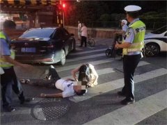 驾驶人突发不适，青岛市北交警紧急救助