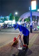 青岛西海岸新区金沙滩啤酒城：垃圾不落地，服务全天候