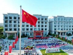 青岛西海岸新区隐珠街道：红歌齐唱 初心不忘 尊商重商 凝聚合力