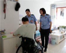 车管服务上门帮办  黄岛交警被点赞