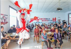 青岛胶州市：情系夕阳红 慰问演出进乡村