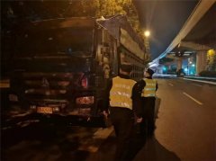 青岛西海岸新区隐珠街道：严查道路运输撒漏污染 打好大气污染治理攻坚战
