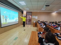 市北交警开展提高交通安全意识 共建冬季出行安全