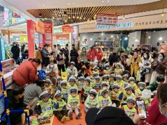 小萌娃变身“小交警”  “小体验”感受“大责任”