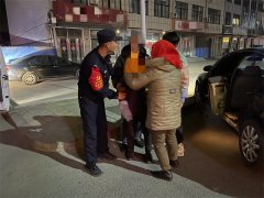 青岛胶州市：8旬老人傍晚走失 民警快速找回赢赞誉