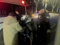 两位老人骑车迷路，城阳流亭民警连车带人送回家