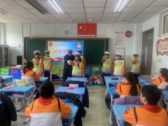 青岛市北交警“开学第一课” 助力孩子“热辣滚烫”新学期