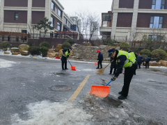 青岛西海岸新区隐珠街道：以雪为令 共战冰寒