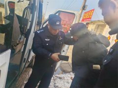 沉醉不知归路，城阳正阳路派出所民警暖心护送