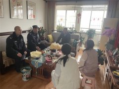 楼道垃圾惹纠纷，民警耐心调处解心结