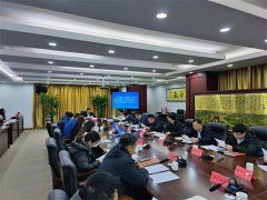 坚持严的基调不放松  在日常中正风肃纪