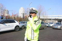 踏青出游青岛市北交警提醒：这些交通安全事项要注意