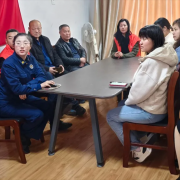 胶州九龙街道“红石榴”便民服务队伍开展消防安全知识宣传活动