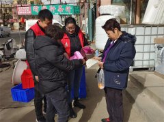 青岛莱西水集街道：普及食品安全 “小蜜蜂”志愿服务队在行动