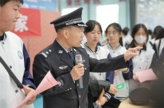 城阳公安联合青岛三十九中举办 “传承红色基因·警校共筑德育阵地” 主题教育活动
