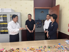 胶州市教育体育局局长尹少杰一行莅临三里河实验学校调研指导
