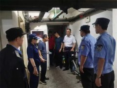 胶州市消防救援大队联合多部门开展电动自行车消防安全隐患集中夜查行动