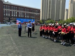 “六一”儿童节 高新区交警进校园送“安全”