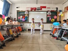 青岛西海岸新区实验小学举行 “十个一”“童心向党 梦想启航”欢庆“六一”活动
