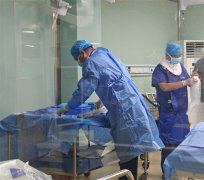 青岛市胶州中心医院主治医师张金忠与时间赛跑的一天