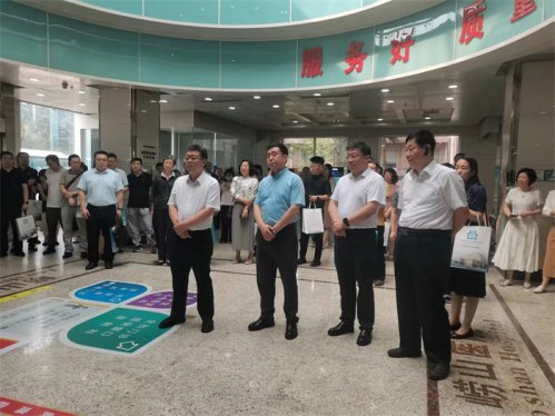 青岛市卫生健康委在崂山区召开重点人群家庭医生签约高质量服务市办实事项目现场推进会