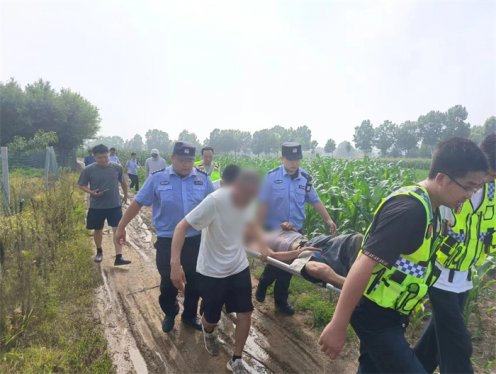 争分夺秒！胶州公安会同云帆救援队两小时找回走失老人