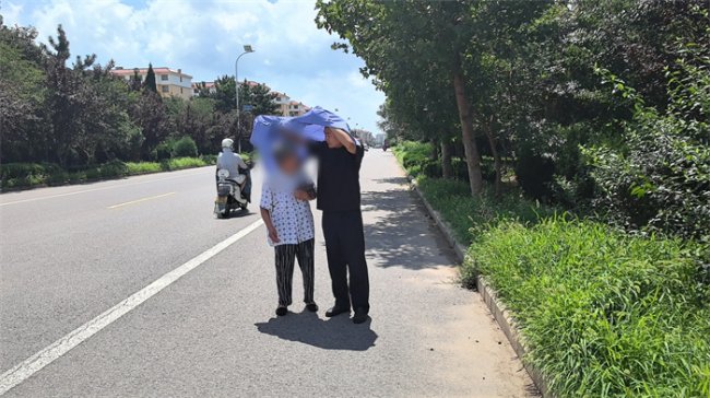 巡逻途中偶遇“倔强”老人 民警耐心沟通化解矛盾