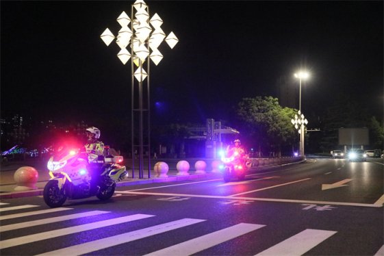 再集结！胶州市公安局开展2024年夏夜治安巡查宣防第二次集中统一行动