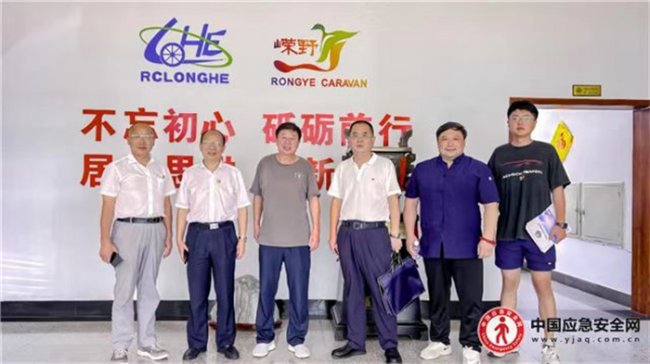 “嵘野”两栖救援艇，应急装备添新兵