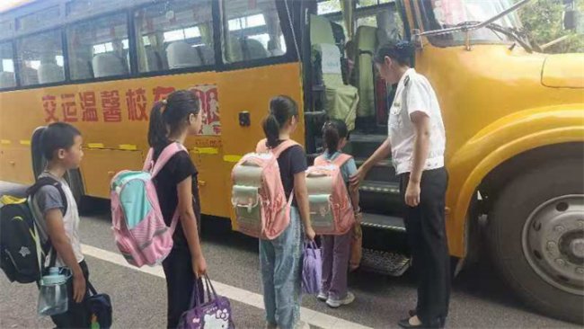 青岛莱西：226部温馨校车“体检”迎开学