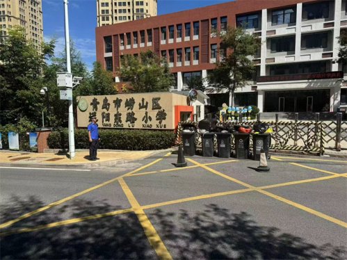 崂山“执法蓝”护航开学季 保障校园周边秩序