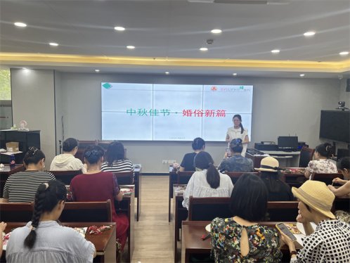 “推进婚俗改革，让爱轻装上阵” --崂山区民政局婚姻登记中心在金家岭街道开展宣传活动