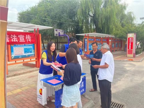 胶州市九龙街道:党外知识分子联谊会开展“送法进村 防诈同行”普法宣传活动
