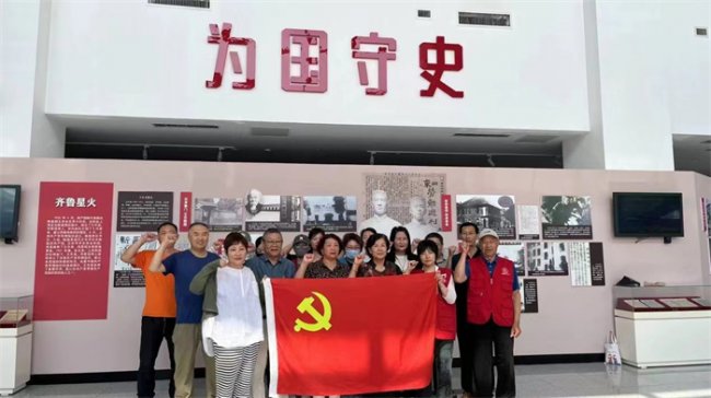 青岛莱西水集街道青岛北路社区开展“同心向党，礼赞新时代”庆祝祖国华诞活动