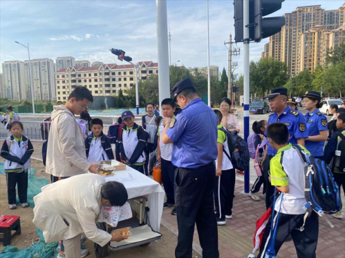 青岛西海岸新区隐珠街道：整治校园周边乱象 净化校园周边环境