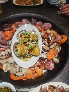 闻香三十载 青岛东海香全国首店地道胶东蒸汽海鲜再掀美食热潮