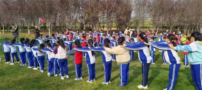 青岛莱西：交运旅游完成两小学400名学生航空探秘