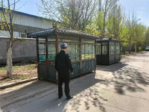 胶州市里岔镇依法拆除集装箱违建，守护城市秩序与安全