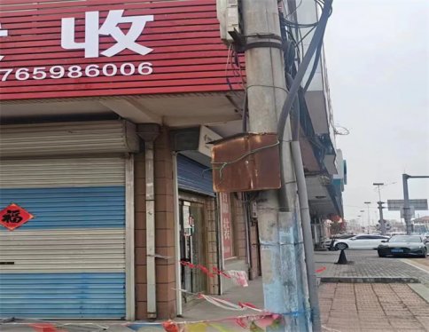 青岛莱西河头店镇开展道路两侧箱体整治，加快城市更新速度
