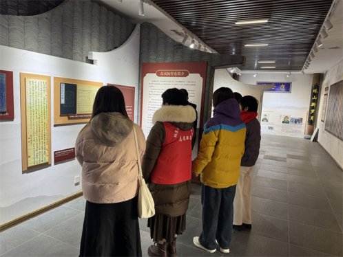 胶州市铺集镇开展“缅怀先贤故地 传承红色基因”研学活动