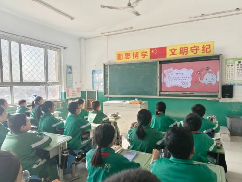 【网信动态】泊头市开展“网络普法进校园，辟谣宣传润心田”活动