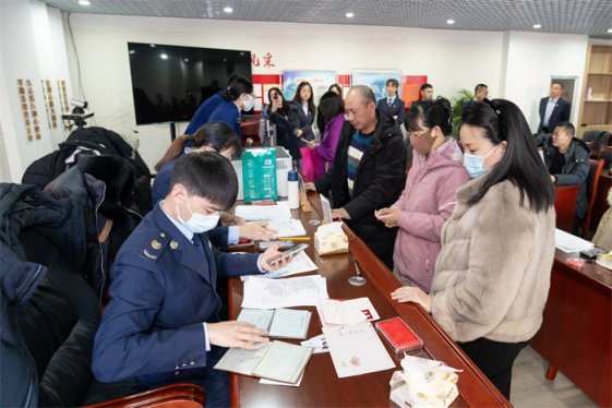 最称心的新年礼物！北涧圣水苑回迁居民“家门口”纳福领证