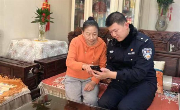 青岛市公安局反诈民警新春反诈不打烊  将幸福守护到底