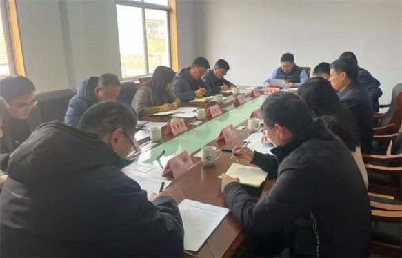 五莲县自然资源和规划局传达贯彻全县项目提升年暨企业高质量发展动员大会会议精神