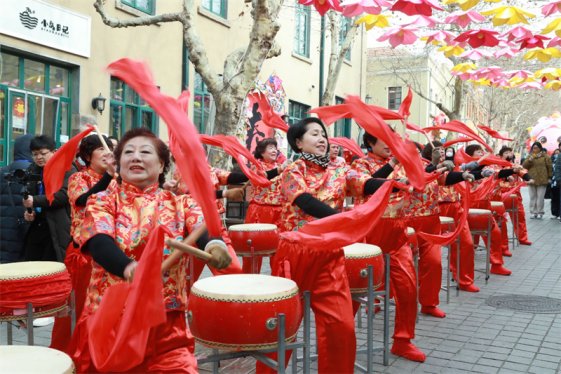 2025青岛萝卜·元宵·糖球会市北新春阶段盛大启幕  民俗演出点燃新春激情